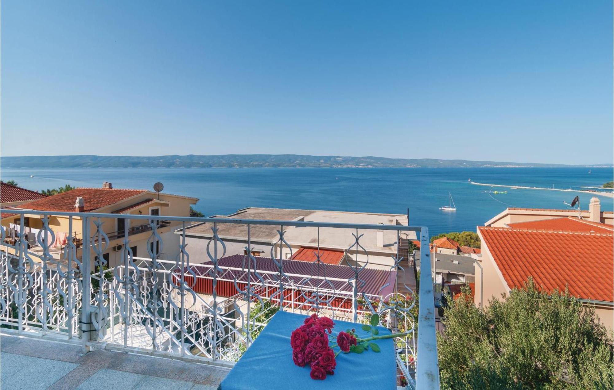 Gorgeous Apartment In Omis With House Sea View Exterior foto