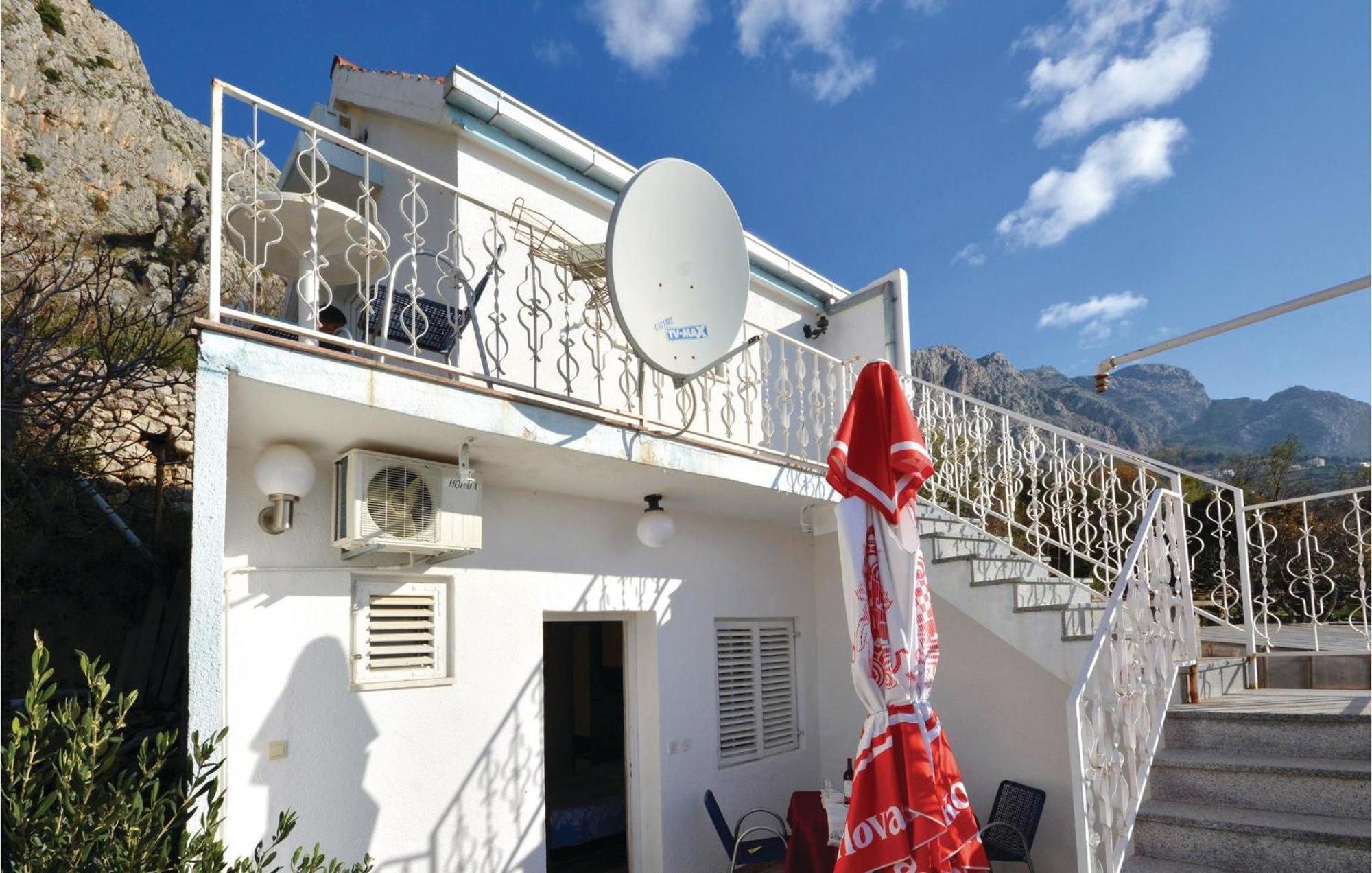 Gorgeous Apartment In Omis With House Sea View Exterior foto
